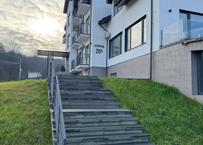 Park House Aparts 波利亚纳